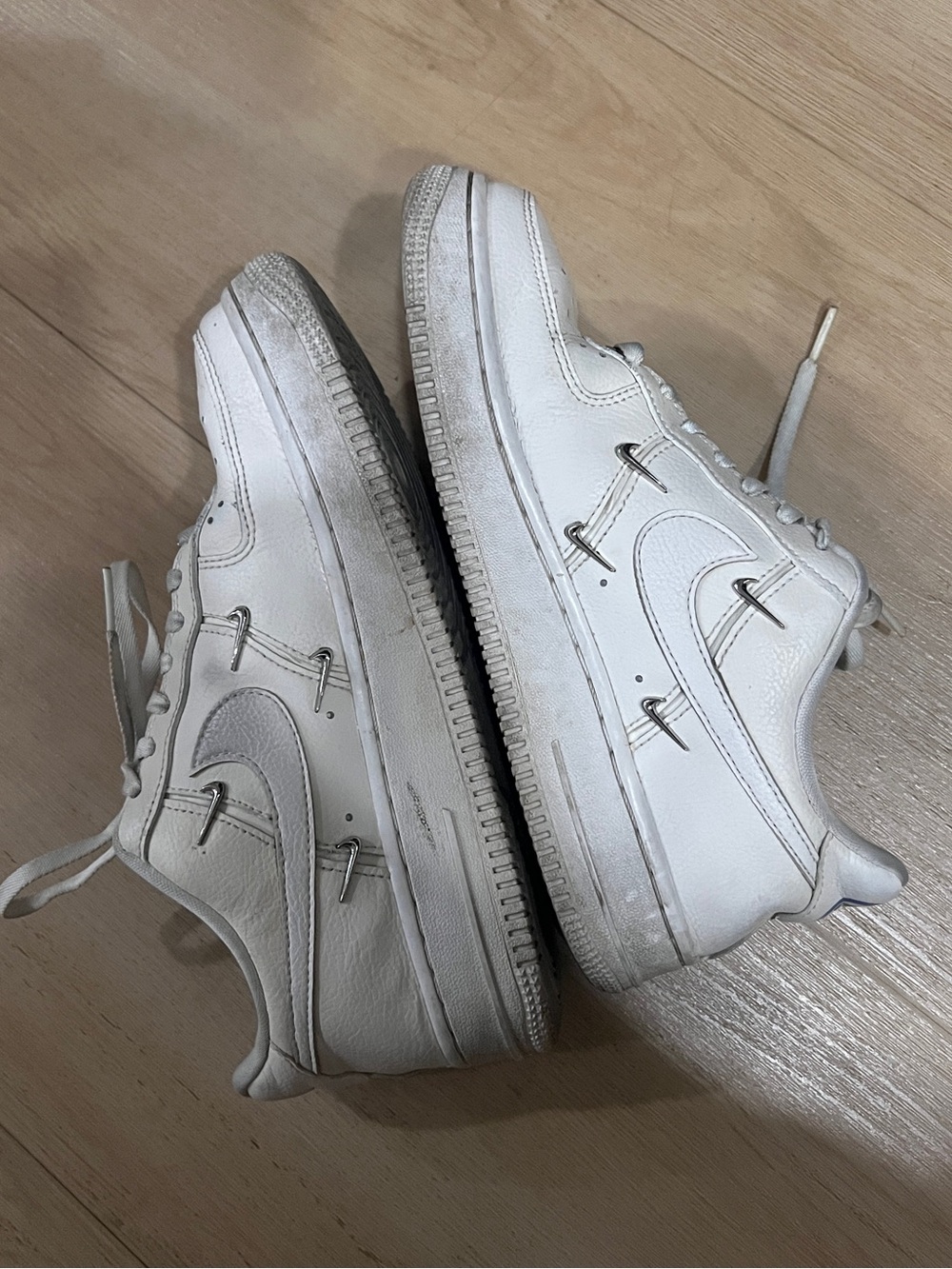 Nike Wmns Air Force 1 '07 LX 'Sisterhood - White Metallic Silver' Size 6.5